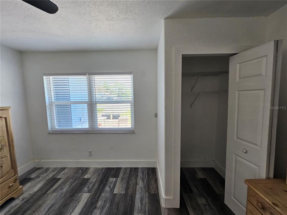 For Rent: $2,650 (3 beds, 1 baths, 1965 Square Feet)
