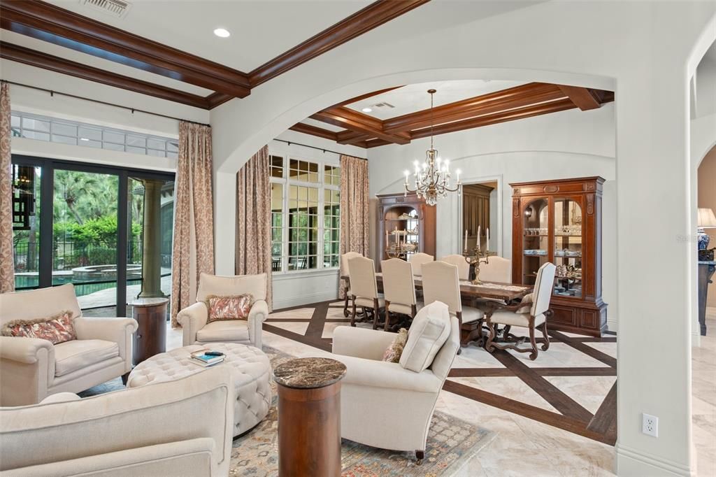Activo con contrato: $4,200,000 (5 camas, 5 baños, 5695 Pies cuadrados)