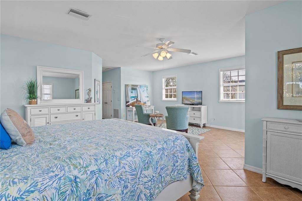 Active With Contract: $1,625,000 (4 beds, 3 baths, 2017 Square Feet)