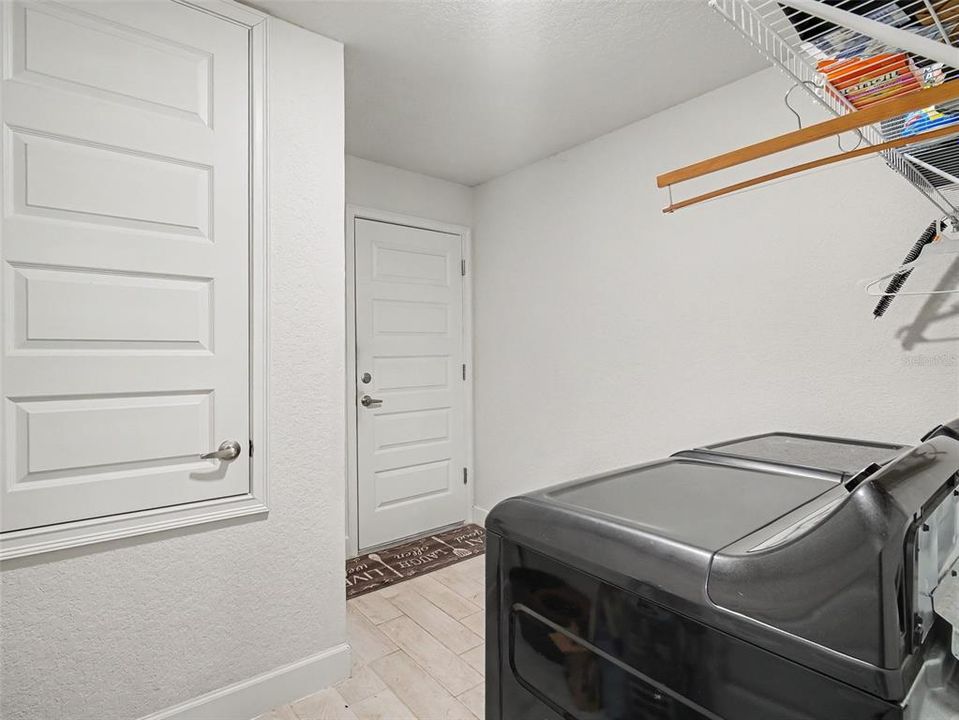 For Sale: $390,000 (4 beds, 3 baths, 2191 Square Feet)