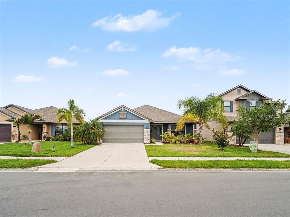 For Sale: $390,000 (4 beds, 3 baths, 2191 Square Feet)