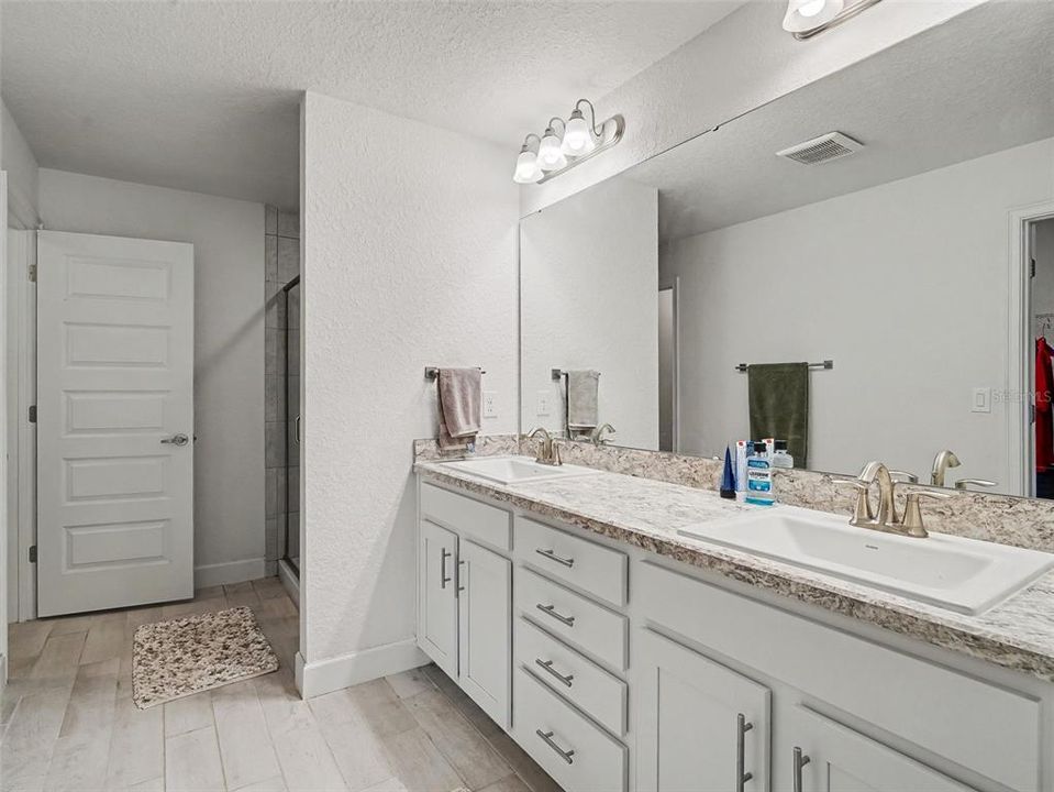 For Sale: $390,000 (4 beds, 3 baths, 2191 Square Feet)