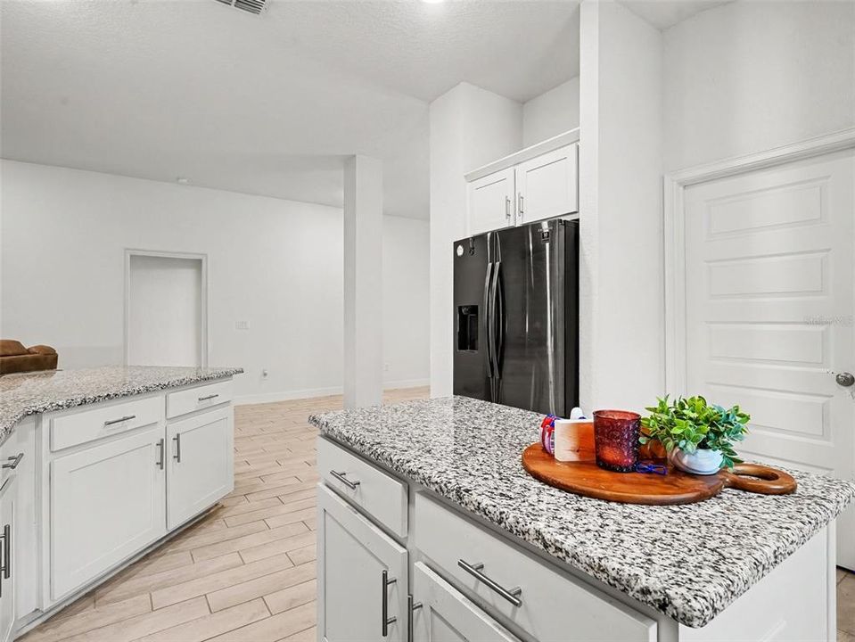 For Sale: $390,000 (4 beds, 3 baths, 2191 Square Feet)