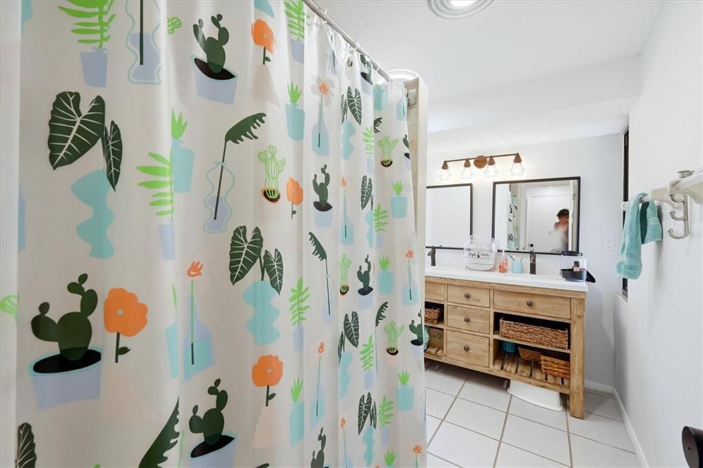 For Sale: $419,900 (3 beds, 2 baths, 1640 Square Feet)