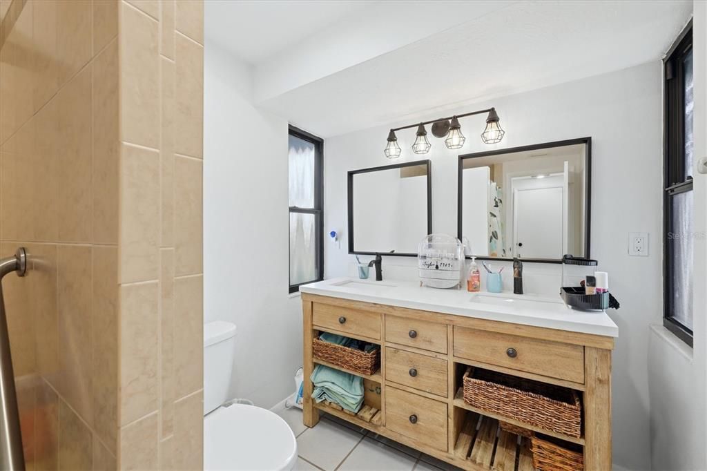 For Sale: $419,900 (3 beds, 2 baths, 1640 Square Feet)