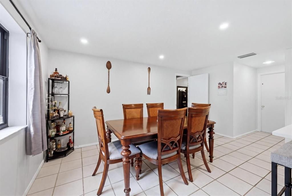For Sale: $419,900 (3 beds, 2 baths, 1640 Square Feet)