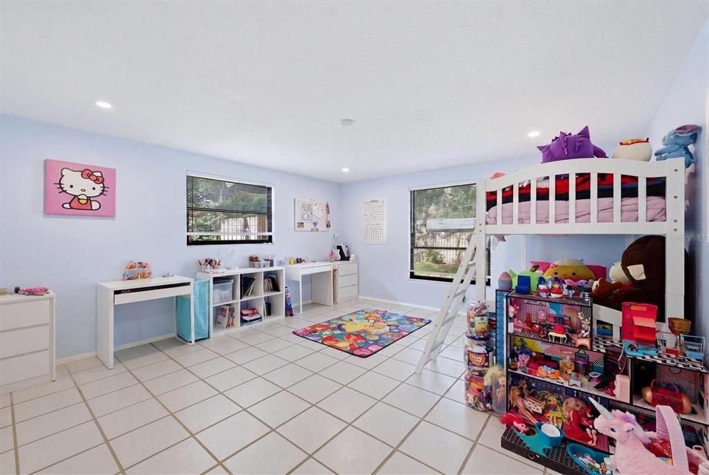 For Sale: $419,900 (3 beds, 2 baths, 1640 Square Feet)