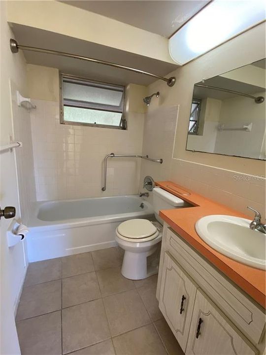 For Rent: $1,450 (2 beds, 1 baths, 1040 Square Feet)