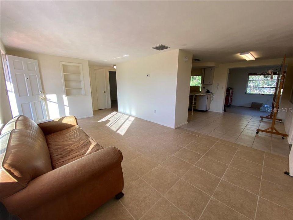 For Rent: $1,450 (2 beds, 1 baths, 1040 Square Feet)