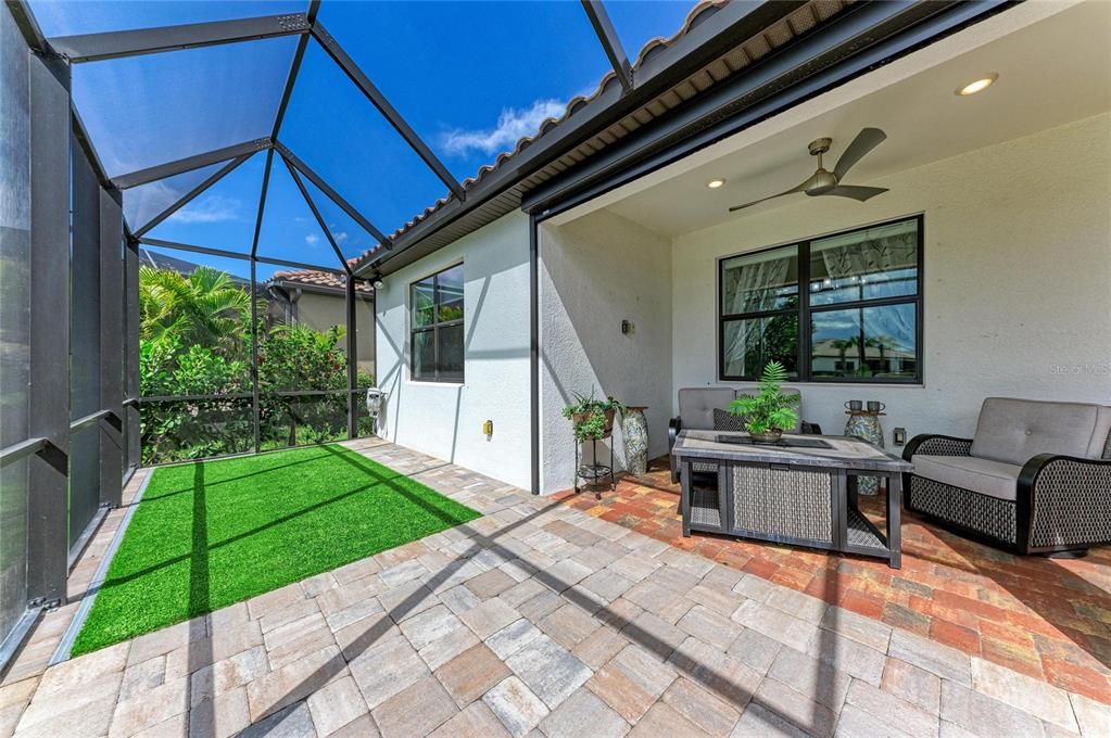 For Sale: $728,000 (3 beds, 2 baths, 2084 Square Feet)