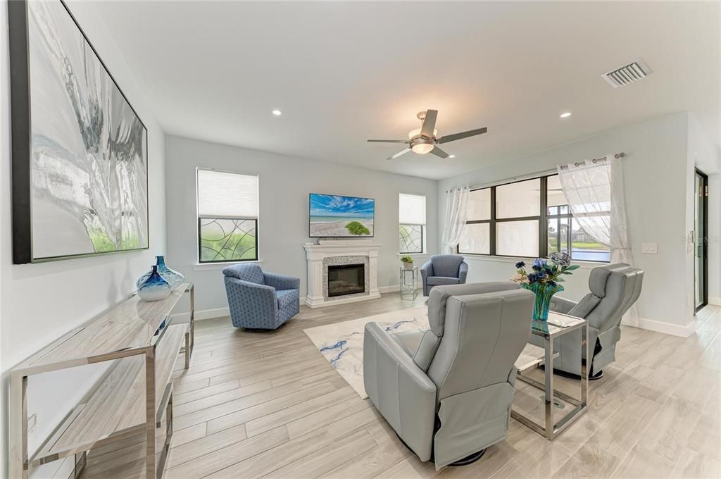 For Sale: $728,000 (3 beds, 2 baths, 2084 Square Feet)