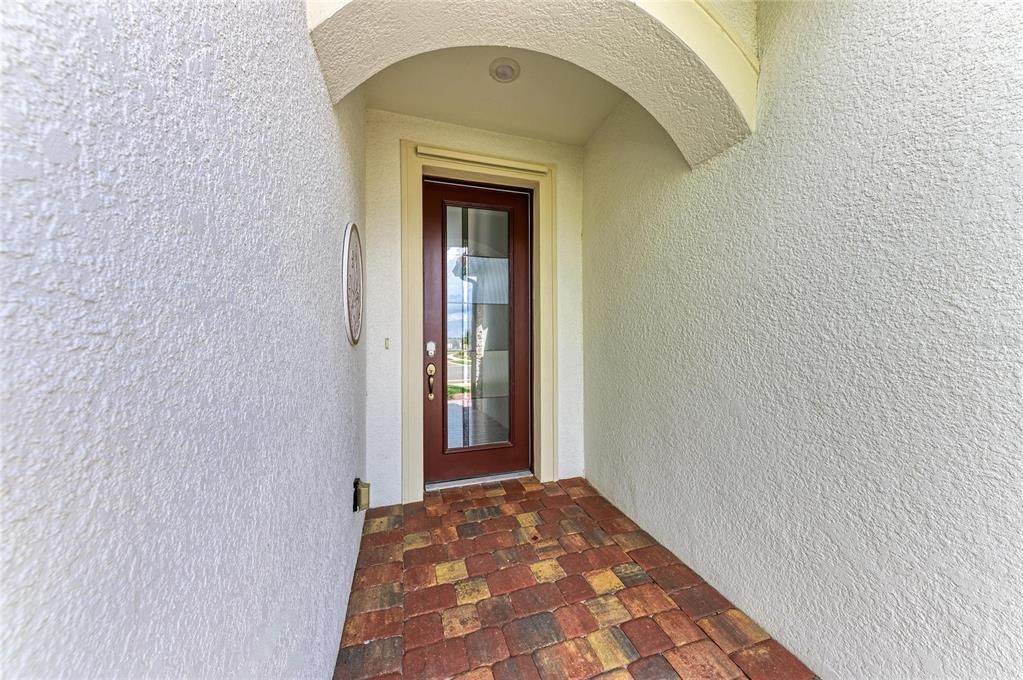 For Sale: $728,000 (3 beds, 2 baths, 2084 Square Feet)