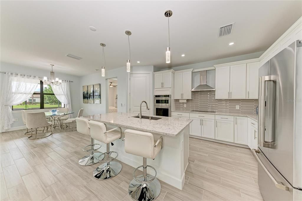 For Sale: $728,000 (3 beds, 2 baths, 2084 Square Feet)
