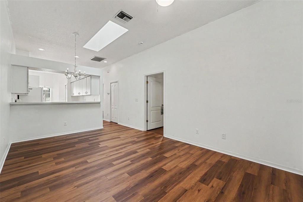 En Venta: $172,000 (2 camas, 2 baños, 986 Pies cuadrados)