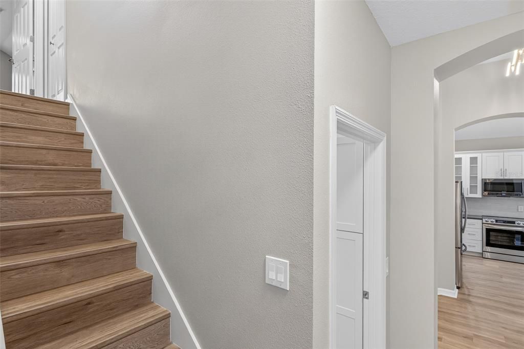En Venta: $729,900 (4 camas, 3 baños, 2304 Pies cuadrados)