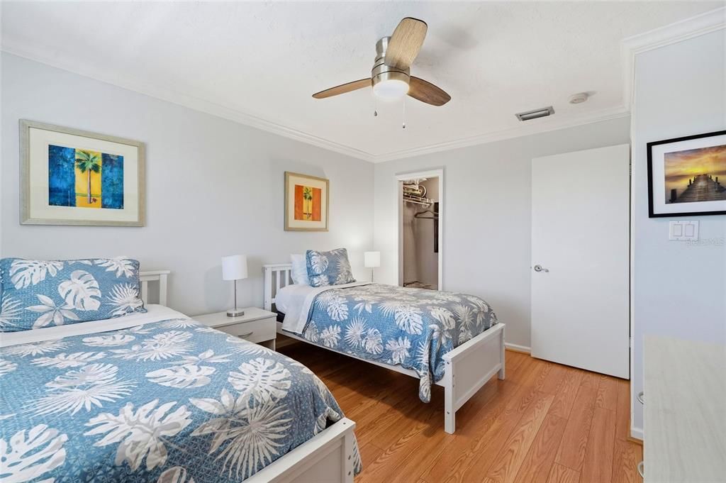 For Sale: $585,900 (2 beds, 2 baths, 1233 Square Feet)