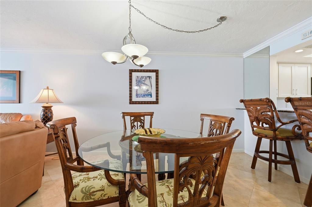For Sale: $585,900 (2 beds, 2 baths, 1233 Square Feet)