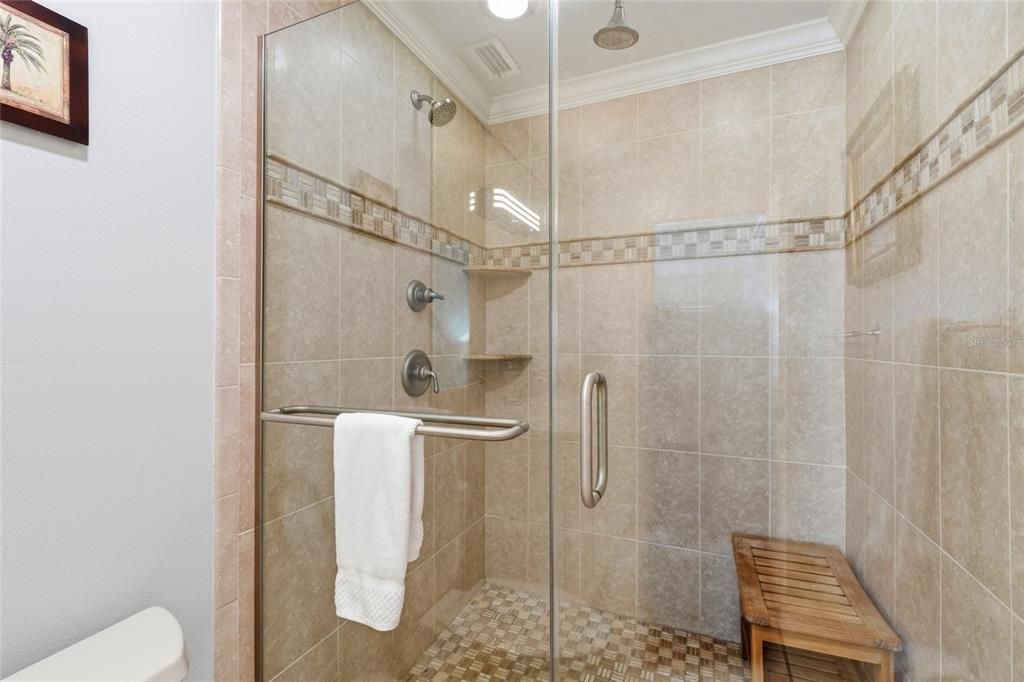 For Sale: $585,900 (2 beds, 2 baths, 1233 Square Feet)
