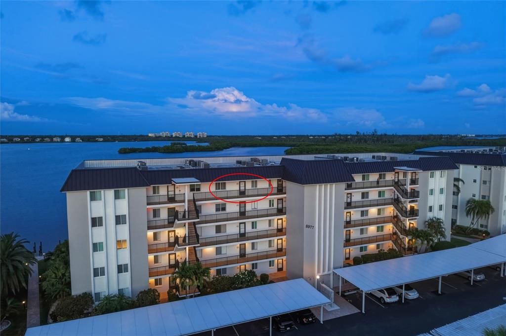 For Sale: $585,900 (2 beds, 2 baths, 1233 Square Feet)