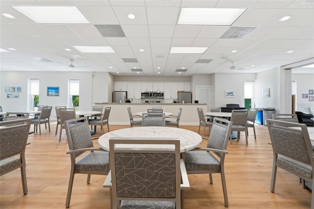 For Sale: $585,900 (2 beds, 2 baths, 1233 Square Feet)