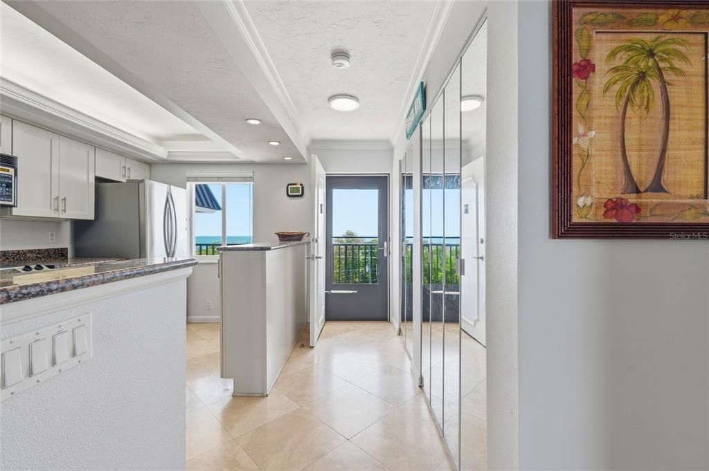 For Sale: $585,900 (2 beds, 2 baths, 1233 Square Feet)