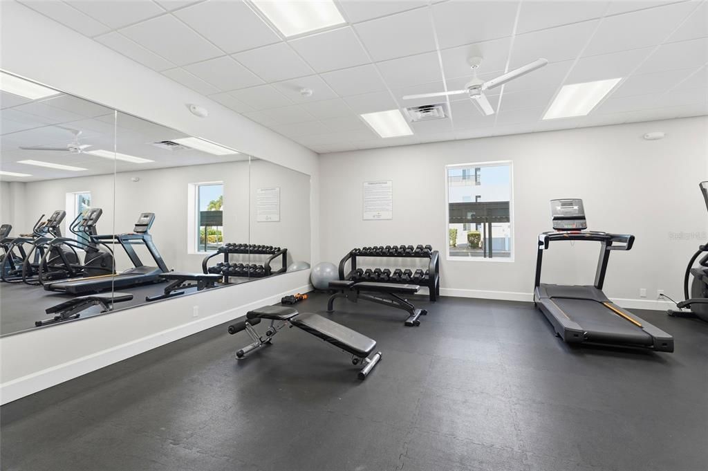 For Sale: $585,900 (2 beds, 2 baths, 1233 Square Feet)