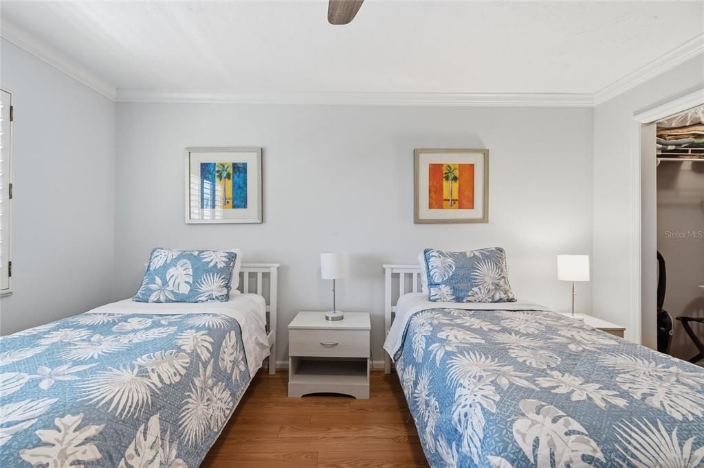 For Sale: $585,900 (2 beds, 2 baths, 1233 Square Feet)