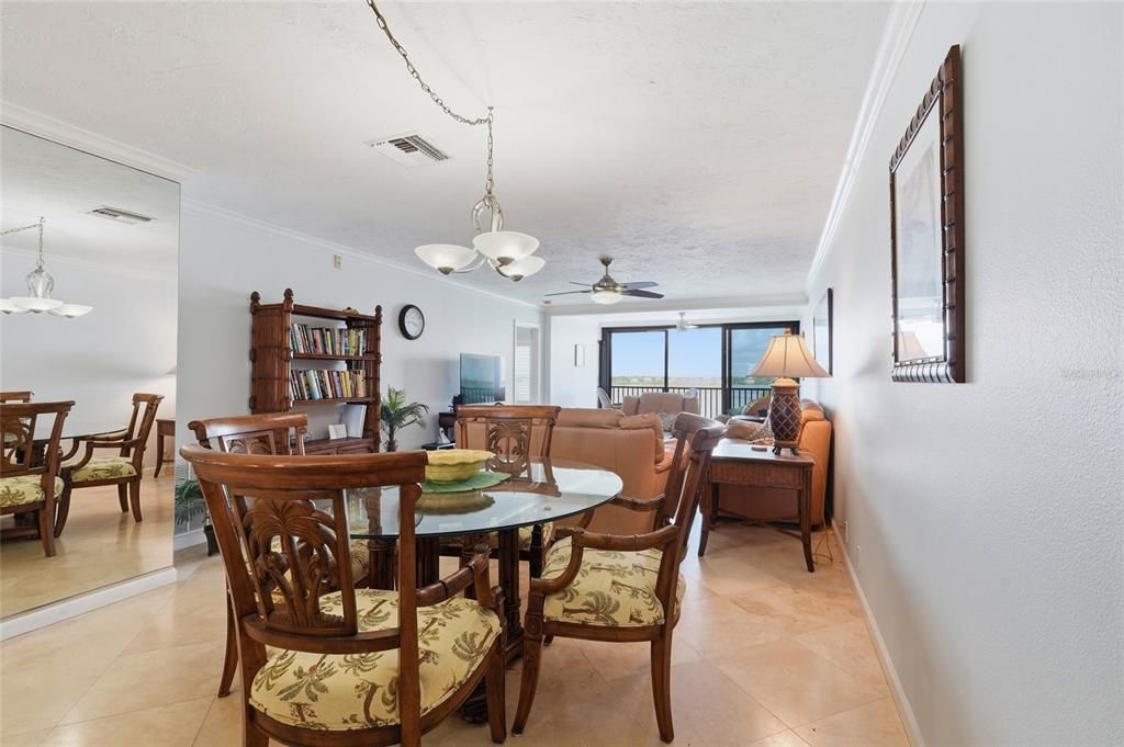 For Sale: $585,900 (2 beds, 2 baths, 1233 Square Feet)