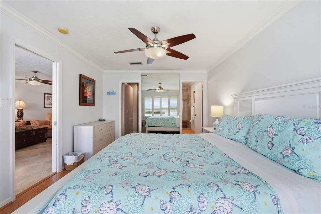For Sale: $585,900 (2 beds, 2 baths, 1233 Square Feet)