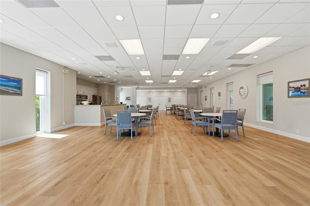 For Sale: $585,900 (2 beds, 2 baths, 1233 Square Feet)