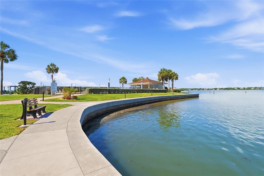 For Sale: $585,900 (2 beds, 2 baths, 1233 Square Feet)
