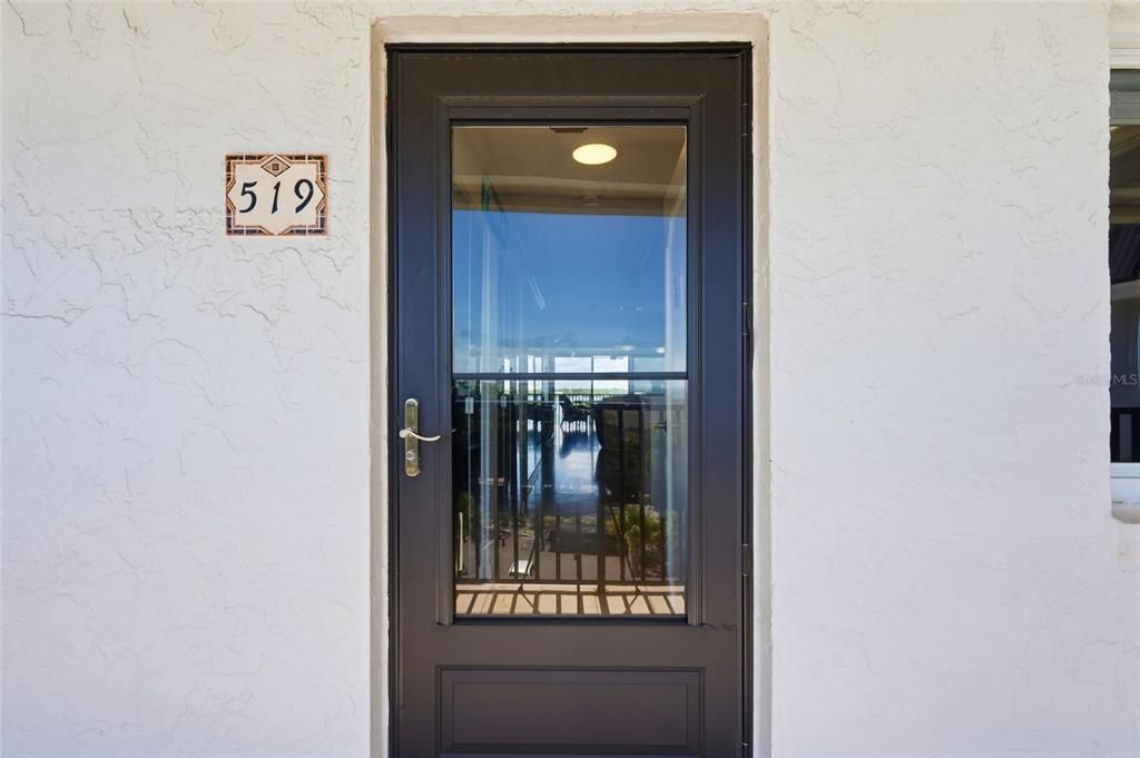 For Sale: $585,900 (2 beds, 2 baths, 1233 Square Feet)