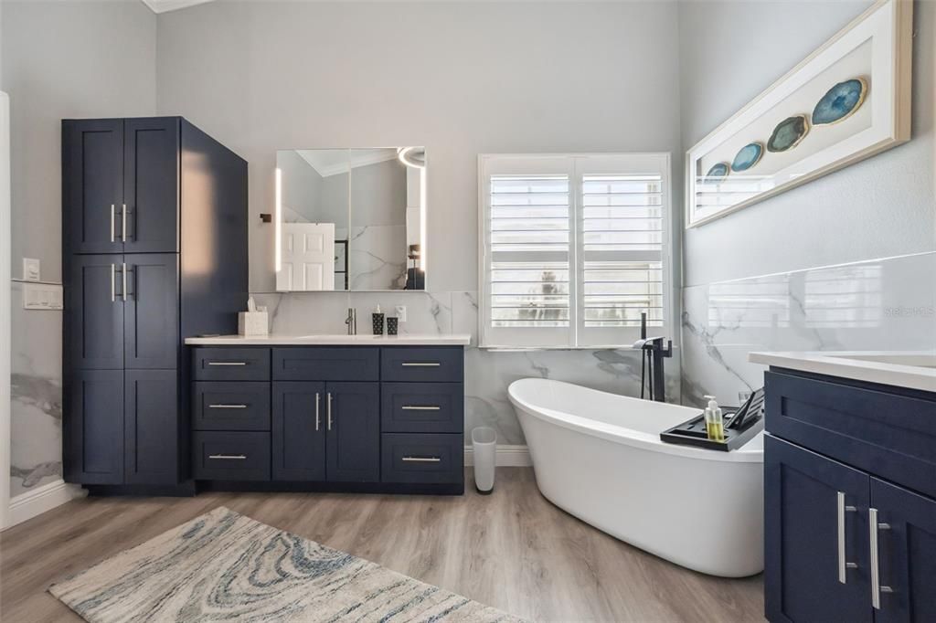 For Sale: $424,900 (2 beds, 2 baths, 1880 Square Feet)