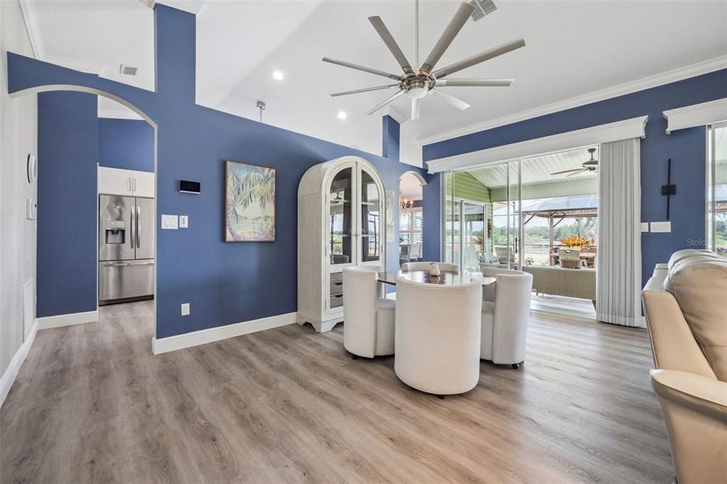 For Sale: $424,900 (2 beds, 2 baths, 1880 Square Feet)