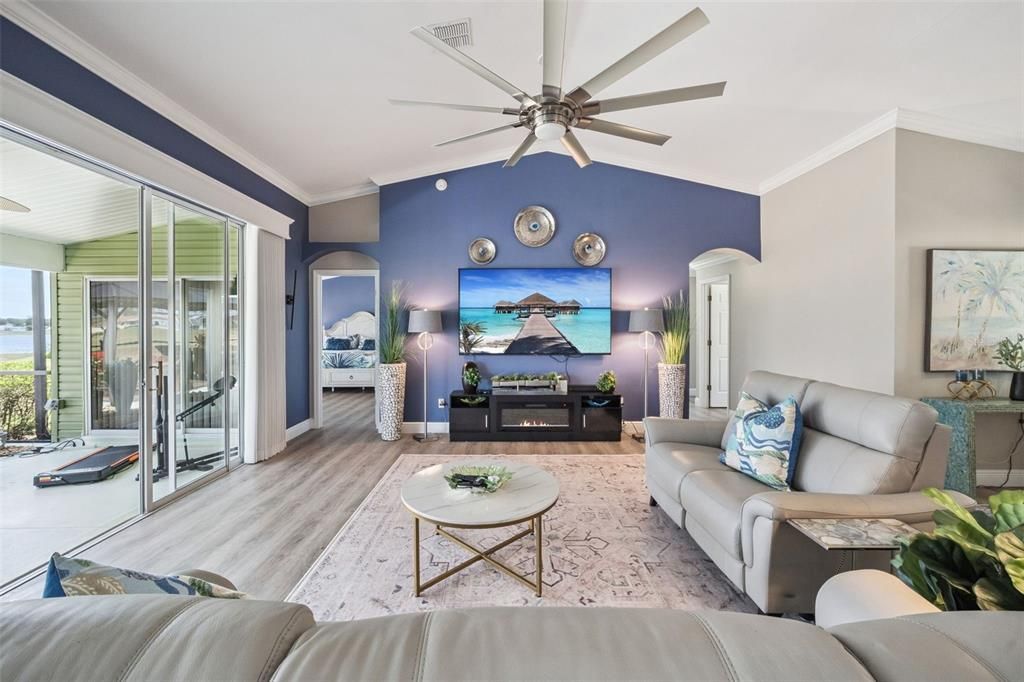 For Sale: $424,900 (2 beds, 2 baths, 1880 Square Feet)