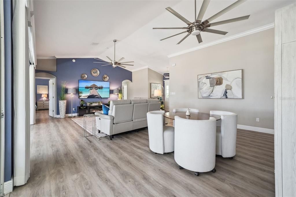 For Sale: $424,900 (2 beds, 2 baths, 1880 Square Feet)