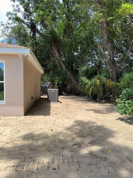 For Sale: $205,000 (3 beds, 2 baths, 1280 Square Feet)