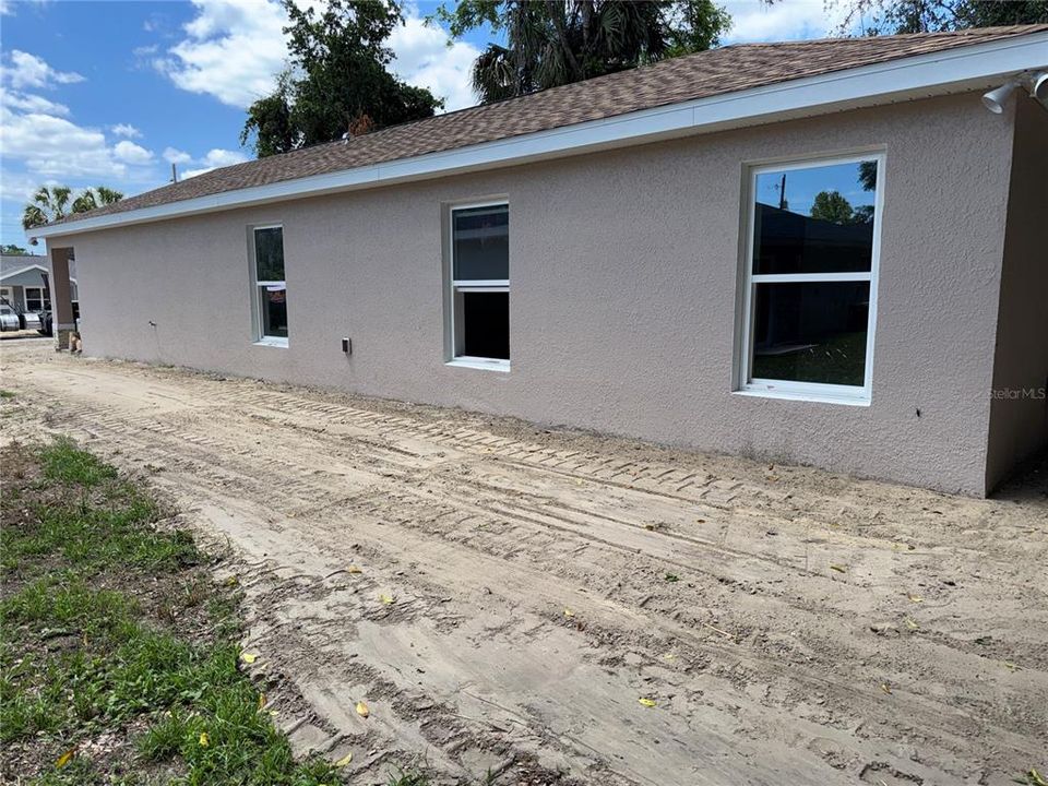 For Sale: $205,000 (3 beds, 2 baths, 1280 Square Feet)