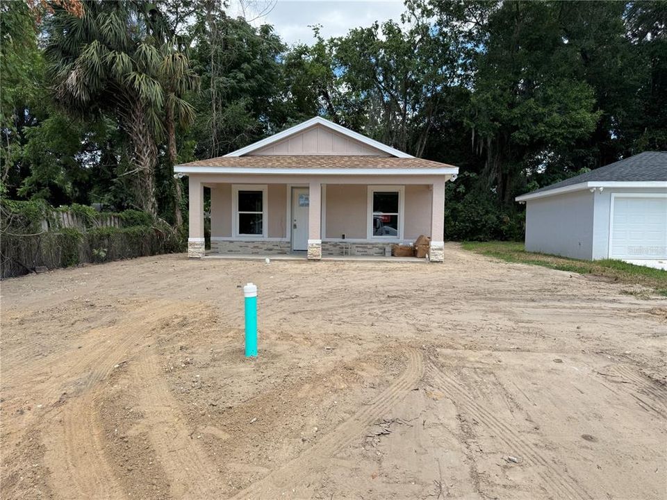 For Sale: $205,000 (3 beds, 2 baths, 1280 Square Feet)