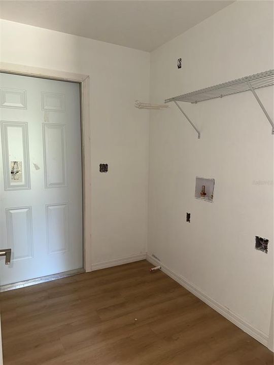 For Sale: $205,000 (3 beds, 2 baths, 1280 Square Feet)