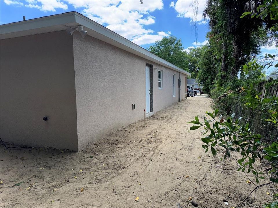 For Sale: $205,000 (3 beds, 2 baths, 1280 Square Feet)
