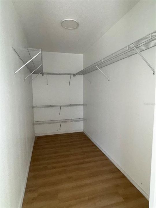 For Sale: $205,000 (3 beds, 2 baths, 1280 Square Feet)