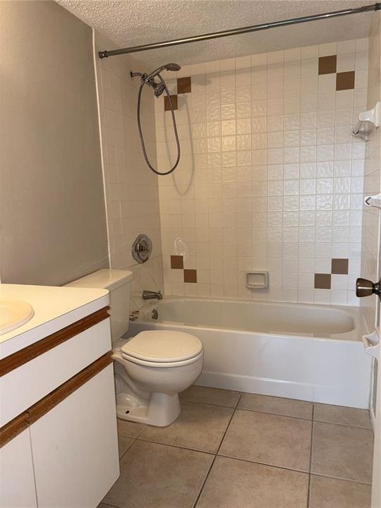 Active With Contract: $110,000 (2 beds, 2 baths, 884 Square Feet)