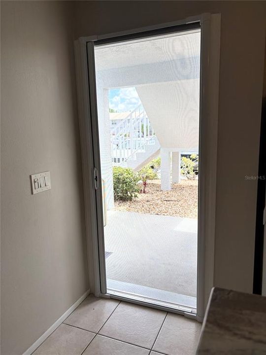 Active With Contract: $110,000 (2 beds, 2 baths, 884 Square Feet)