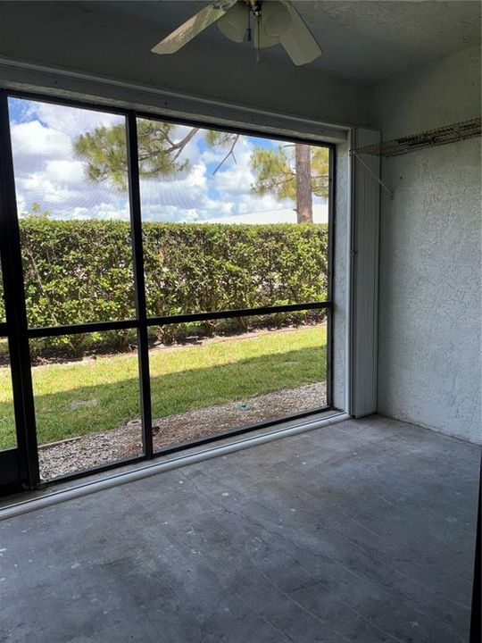Active With Contract: $110,000 (2 beds, 2 baths, 884 Square Feet)