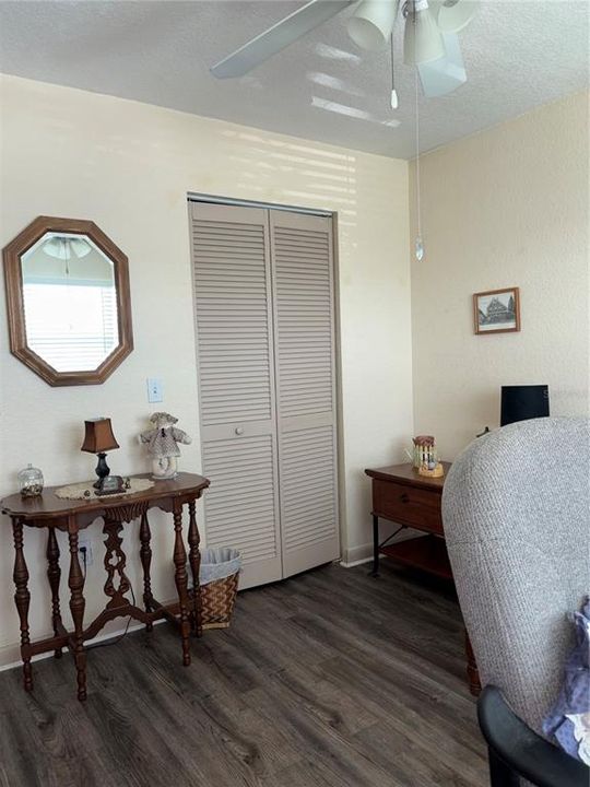 На продажу: $125,000 (2 спален, 2 ванн, 860 Квадратных фут)