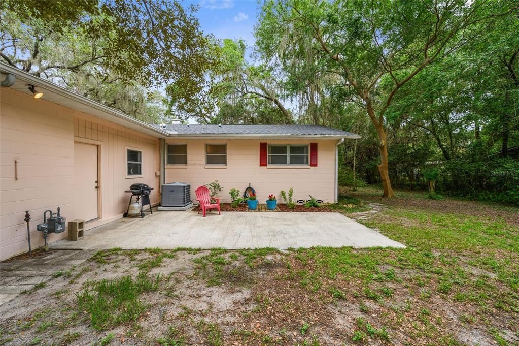 Active With Contract: $330,000 (3 beds, 2 baths, 1637 Square Feet)