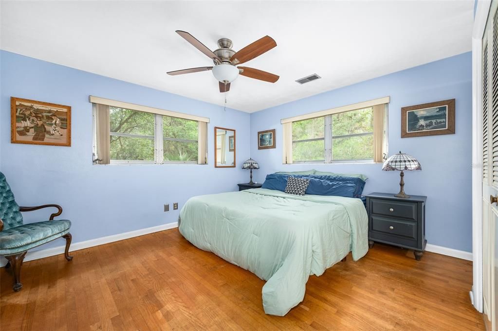 Active With Contract: $330,000 (3 beds, 2 baths, 1637 Square Feet)