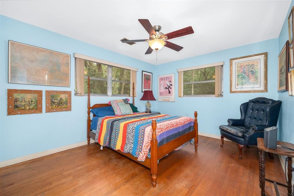 Active With Contract: $330,000 (3 beds, 2 baths, 1637 Square Feet)