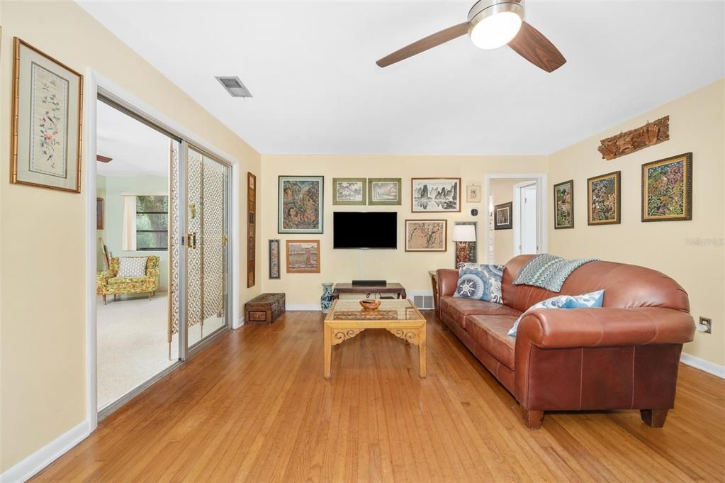 Active With Contract: $330,000 (3 beds, 2 baths, 1637 Square Feet)